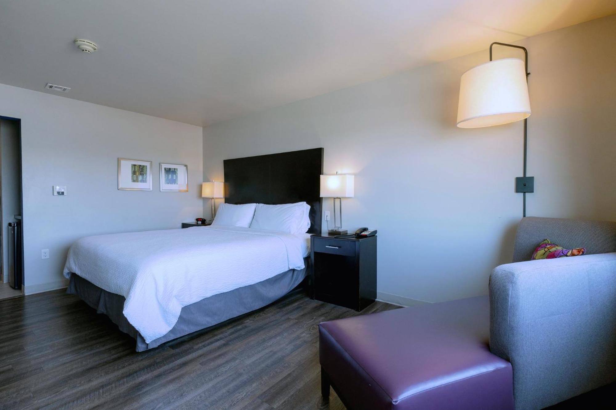 Holiday Inn Express And Suites Tahlequah By Ihg Ngoại thất bức ảnh